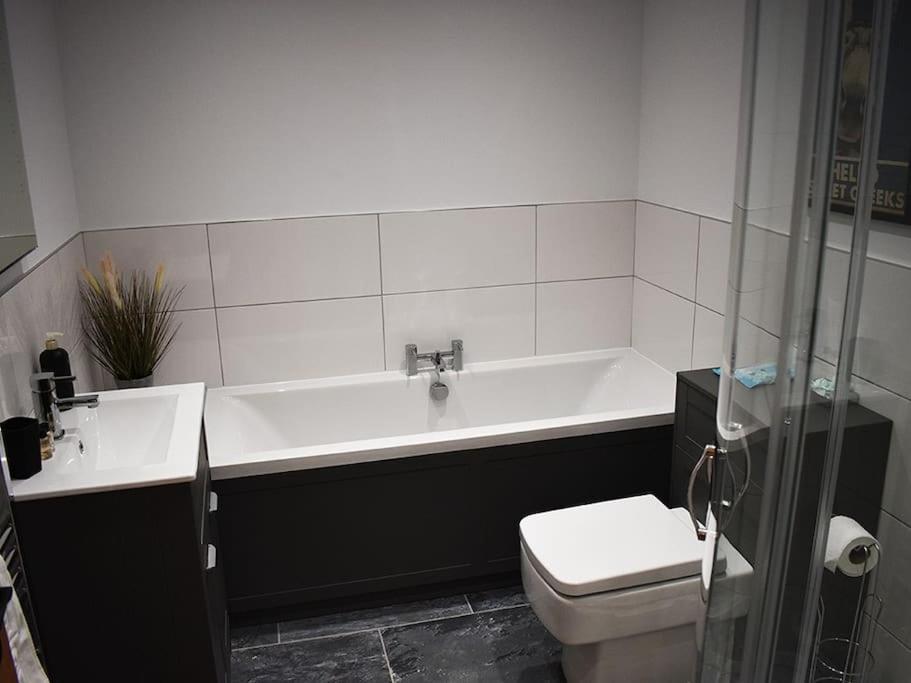 Havelock Court Apartment Уитби Екстериор снимка